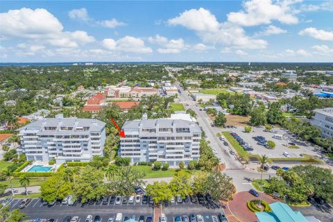 Condo in Palmetto, Florida, 2 bedrooms  № 1900048 - photo 9