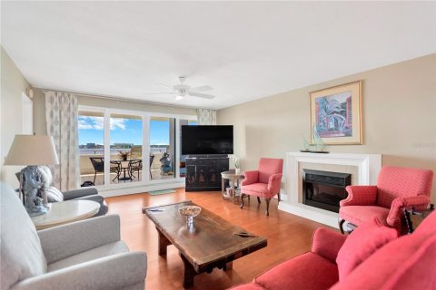 Condo in Palmetto, Florida, 2 bedrooms  № 1900048 - photo 28