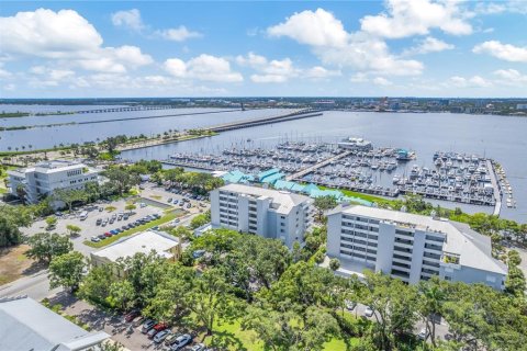 Condo in Palmetto, Florida, 2 bedrooms  № 1900048 - photo 11