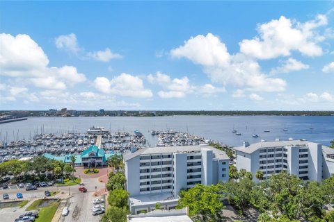 Condo in Palmetto, Florida, 2 bedrooms  № 1900048 - photo 1