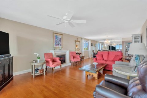Condo in Palmetto, Florida, 2 bedrooms  № 1900048 - photo 30
