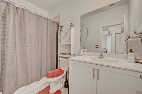 Купить таунхаус в Майами, Флорида 3 спальни, 158.31м2, № 2048733 - фото 18