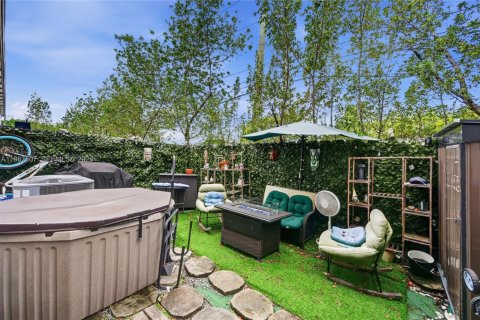 Купить таунхаус в Майами, Флорида 3 спальни, 158.31м2, № 2048733 - фото 27