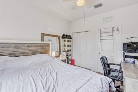 Купить таунхаус в Майами, Флорида 3 спальни, 158.31м2, № 2048733 - фото 23