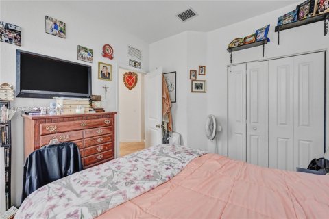 Купить таунхаус в Майами, Флорида 3 спальни, 158.31м2, № 2048733 - фото 21