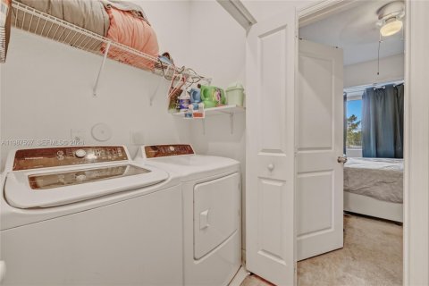 Купить таунхаус в Майами, Флорида 3 спальни, 158.31м2, № 2048733 - фото 19