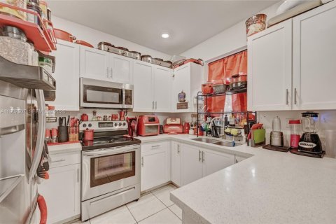 Купить таунхаус в Майами, Флорида 3 спальни, 158.31м2, № 2048733 - фото 10