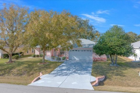 House in Ocala, Florida 3 bedrooms, 173.08 sq.m. № 1905328 - photo 2