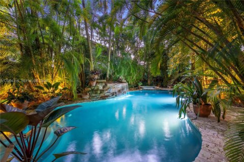 Купить виллу или дом в Майами, Флорида 1 спальня, 144м2, № 2068820 - фото 29