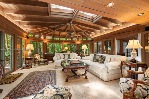 Купить виллу или дом в Майами, Флорида 1 спальня, 144м2, № 2068820 - фото 8