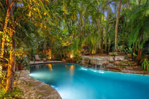 Дом в Майами, Флорида 1 спальня, 144м2 № 2068820