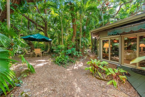 Купить виллу или дом в Майами, Флорида 1 спальня, 144м2, № 2068820 - фото 21