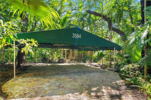 Купить виллу или дом в Майами, Флорида 1 спальня, 144м2, № 2068820 - фото 30