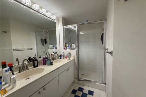 Condo in Sunny Isles Beach, Florida, 2 bedrooms № 2004250 - photo 6