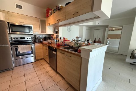 Condo in Sunny Isles Beach, Florida, 2 bedrooms № 2004250 - photo 4