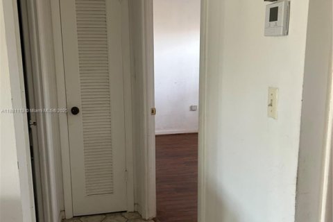 Купить кондоминиум в Санрайз, Флорида 2 спальни, 78.97м2, № 2015561 - фото 9