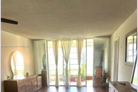 Купить кондоминиум в Санрайз, Флорида 2 спальни, 78.97м2, № 2015561 - фото 6