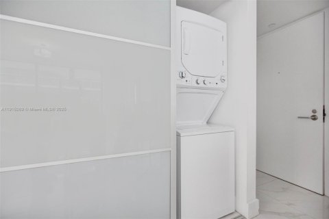 Купить кондоминиум в Майами, Флорида 1 спальня, 60.29м2, № 1971301 - фото 6