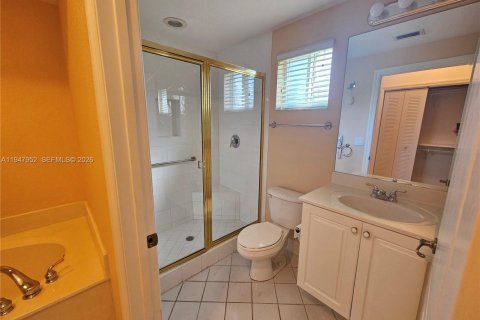 Condominio en venta en Tamarac, Florida, 2 dormitorios, 184.5 m2 № 2004000 - foto 9
