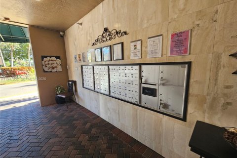 Condominio en venta en Tamarac, Florida, 2 dormitorios, 184.5 m2 № 2004000 - foto 15