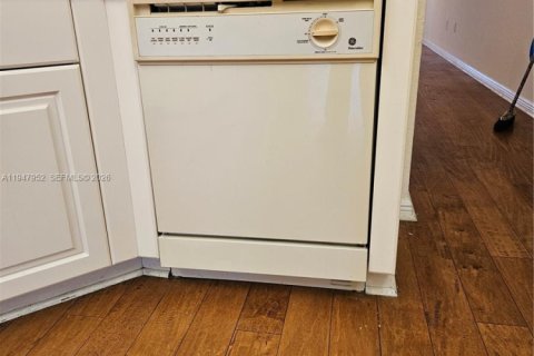 Condominio en venta en Tamarac, Florida, 2 dormitorios, 184.5 m2 № 2004000 - foto 24