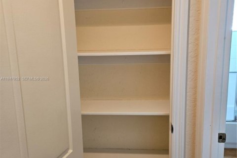 Condominio en venta en Tamarac, Florida, 2 dormitorios, 184.5 m2 № 2004000 - foto 28