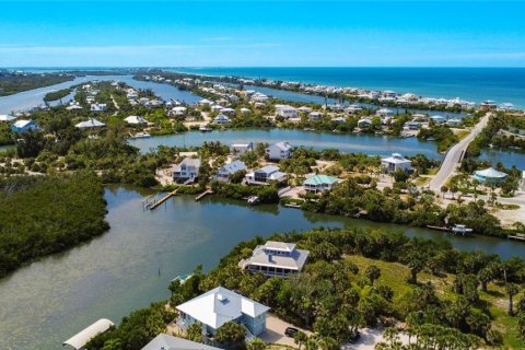 House in Placida, Florida 3 bedrooms, 142.7 sq.m. № 2212628 - photo 5