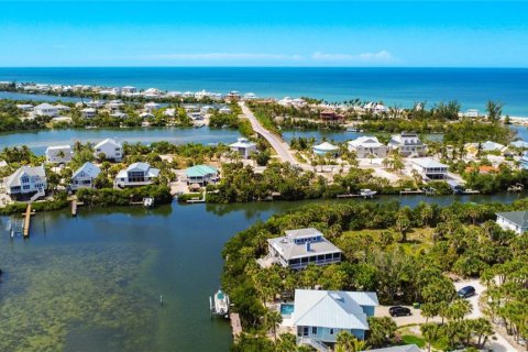 House in Placida, Florida 3 bedrooms, 142.7 sq.m. № 2212628 - photo 2