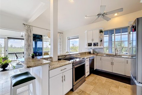 House in Placida, Florida 3 bedrooms, 142.7 sq.m. № 2212628 - photo 16