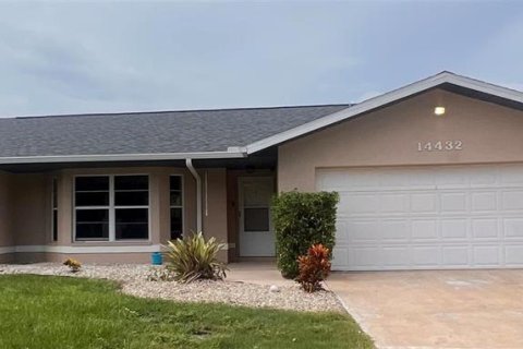 Casa en Port Charlotte, Florida 3 dormitorios, 121.79 m2 № 2344829