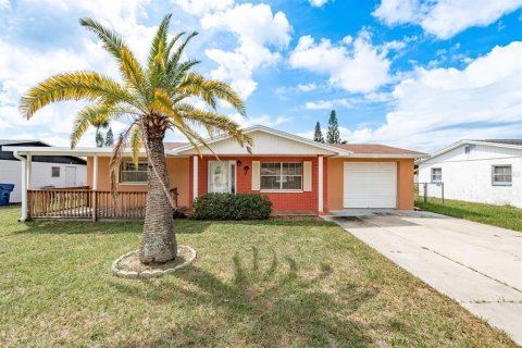 Casa en venta en Holiday, Florida, 2 dormitorios, 91.04 m2 № 1904962 - foto 1