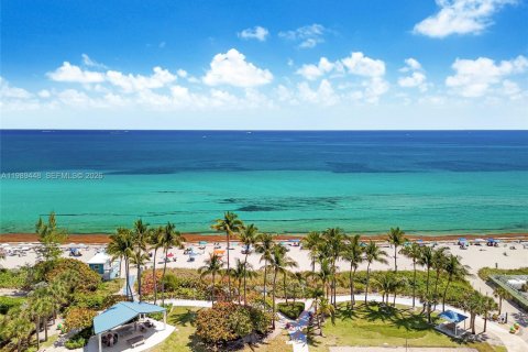 Condo in Hallandale Beach, Florida, 3 bedrooms  № 2055972 - photo 4