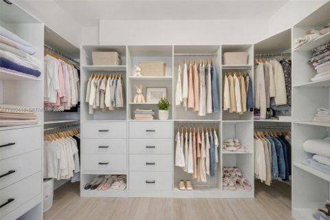 Condo in Hallandale Beach, Florida, 3 bedrooms  № 2055972 - photo 14