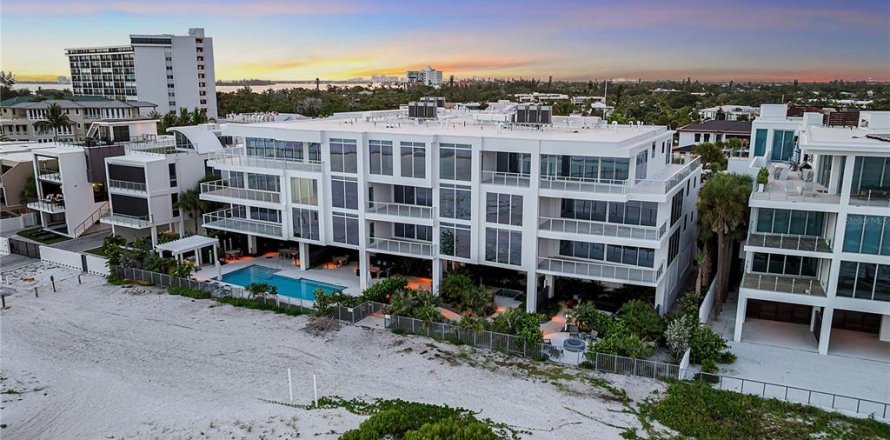 Condo in Sarasota, Florida, 3 bedrooms  № 2208135