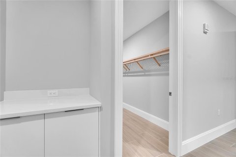 Condo in Sarasota, Florida, 3 bedrooms  № 2208135 - photo 19