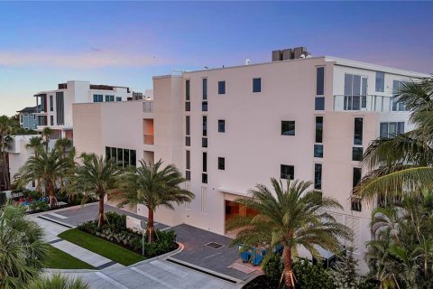 Condo in Sarasota, Florida, 3 bedrooms  № 2208135 - photo 2