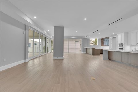 Condo in Sarasota, Florida, 3 bedrooms  № 2208135 - photo 15