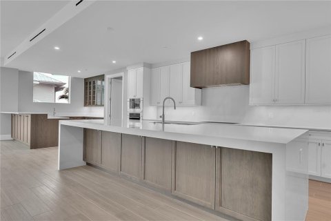 Condo in Sarasota, Florida, 3 bedrooms  № 2208135 - photo 3