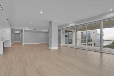Condo in Sarasota, Florida, 3 bedrooms  № 2208135 - photo 12