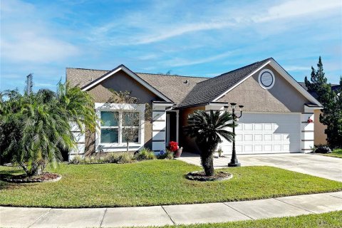 Casa en venta en Lake Mary, Florida, 3 dormitorios, 130.81 m2 № 1561364 - foto 1