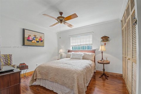 House in Miami, Florida 3 bedrooms, 157.47 sq.m. № 2066442 - photo 16