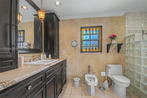 House in Miami, Florida 3 bedrooms, 157.47 sq.m. № 2066442 - photo 14