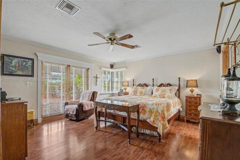 House in Miami, Florida 3 bedrooms, 157.47 sq.m. № 2066442 - photo 12