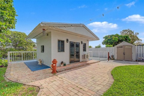 House in Miami, Florida 3 bedrooms, 157.47 sq.m. № 2066442 - photo 22