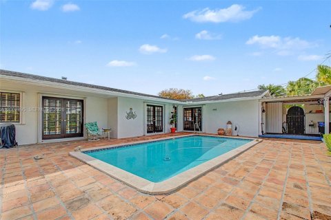 House in Miami, Florida 3 bedrooms, 157.47 sq.m. № 2066442 - photo 2