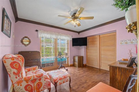 House in Miami, Florida 3 bedrooms, 157.47 sq.m. № 2066442 - photo 17