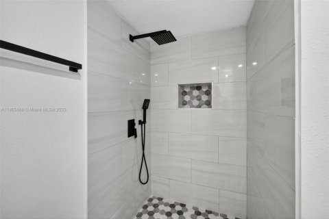 Купить кондоминиум в Тамарак, Флорида 2 спальни, 92.44м2, № 1956271 - фото 19