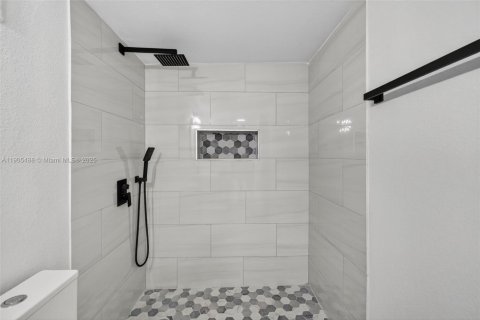 Купить кондоминиум в Тамарак, Флорида 2 спальни, 92.44м2, № 1956271 - фото 25