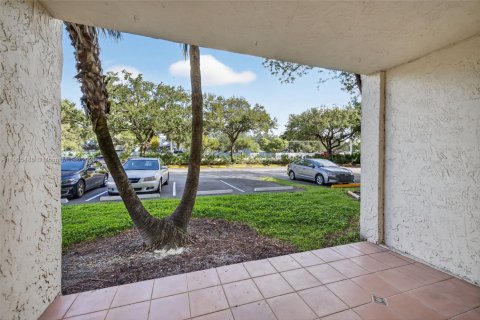 Купить кондоминиум в Тамарак, Флорида 2 спальни, 92.44м2, № 1956271 - фото 27