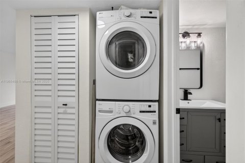 Купить кондоминиум в Тамарак, Флорида 2 спальни, 92.44м2, № 1956271 - фото 26